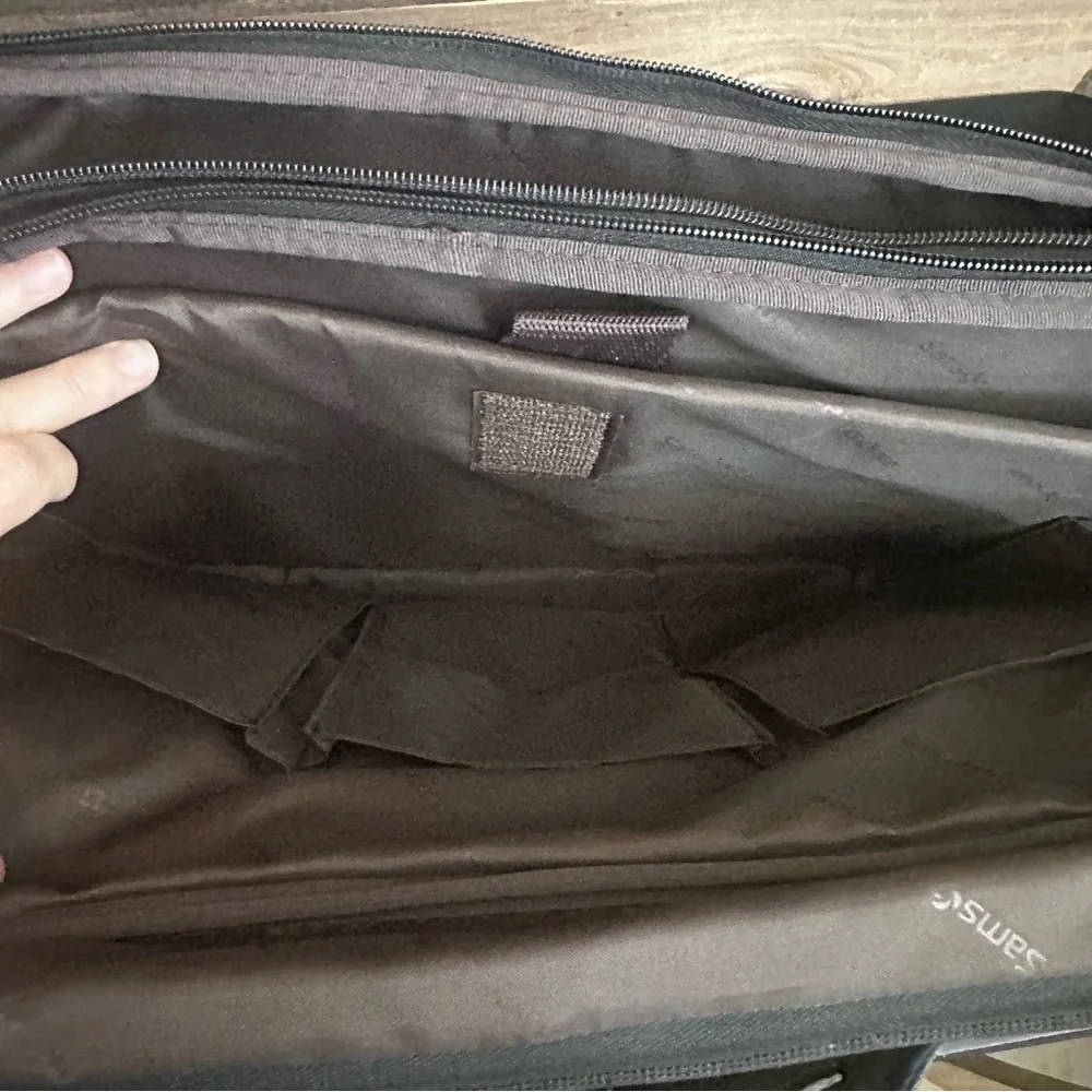 Samsonite Black Leather Flapover Business Case Double‎ Gusset Fits 15.6 Laptop
